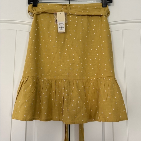 Francesca's Collections Mustard Polka Dot Mini Skirt - Picture 3 of 7